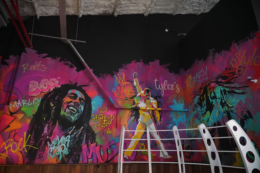 Savor 15% Off at Tyler’s Tavern – Get 15% off all food and drinks.